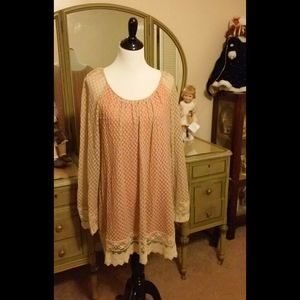 Umgee Beautiful lace tunic top with lining